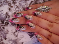 porci,akrillal díszítve