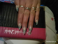 Türkiz zöld zselé fehér akrillal