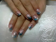 csillámos francia akril díszítéssel