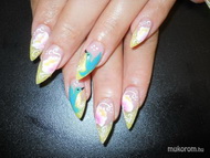 Eszti kolibris virágos körme