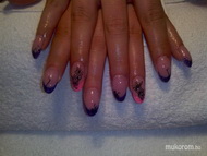 pink lila hangjegyes Nikinek