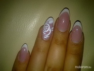 Mandula akrill díszítéssel