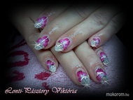 Ancsa 5 hetes körme átreszelve díszitve