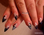 Fekete virágos porci