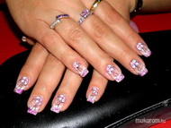 Francia gél lakk akrillal