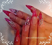 Hegyes köröm akril díszítéssel