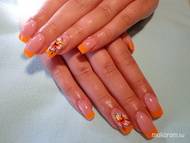 Narancs zselés köröm akril virággal