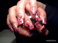 Best Nails - zselés technika akrill díszítéssel