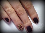 Virág minta körömlakkra