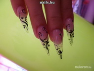 porcelán akril díszítéssel