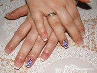 Francia akril díszítéssel