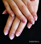 pici mandula ciklámen virágokkal