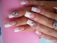 fehér fr akril virággal