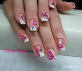 Rózsaszín virágos