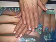 Gel Lac francia akril virággal