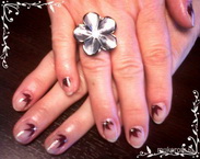 Ibolyám saját körmije