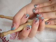 zene szakhoz ilyen köröm kell