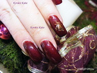 bordó alapon arany harang