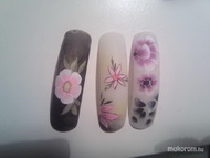 elkezdtem akrilt gyakorolni 