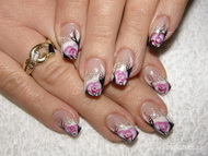 Márti szabadkezet adott