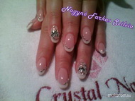 Épített francia akrillal