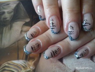 Mónikám hieroglifás körme