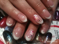 az első akril virágom körömre