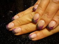 zselés körmök ,akril