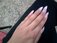 porcelán akrillal diszitve