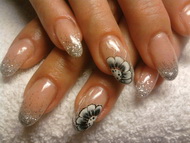 Zselé-Akril díszítéssel