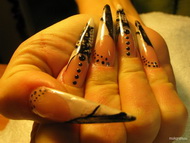 Best Nails - szilveszteri csipkével és csillámmal