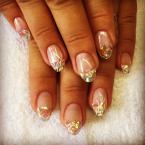 Zselébe épített dísz 