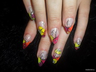 porci foltokkal a zselés körömben