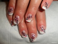 pici rágott körömből lett