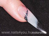 stiletto köröm átlátszó véggel