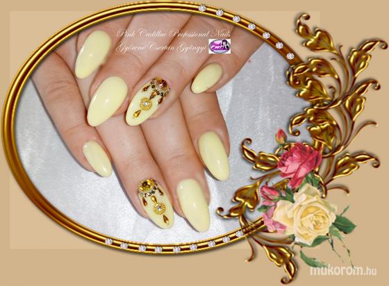 Gyöngyi Györené Csertán - Diamond nail art - 2020-05-29 18:53