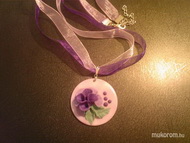 lila nyaklánc porcelán