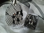 Csipke beépítéssel gyűrű és medál