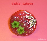 piros gyűrű zöld szárított virággal