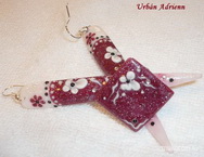 bordó gyűrű fülbevalóval