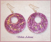 lila csillogó fülbevaló
