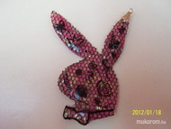 playboy medál csipkés