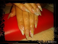 Koszorúslány körmi