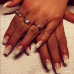 Francia köröm akril díszítéssel 