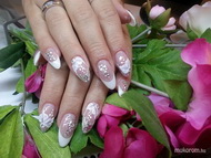 Rita esküvői körme 