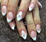 Menyasszonyi köröm