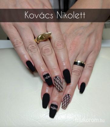 Kovács Nikolett  - Matt fekete  - 2021-05-30 15:09