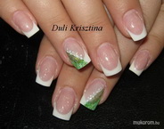 Best Nails - Csilla pici fehéret kért