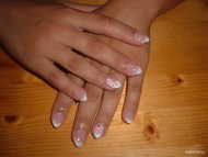 Best Nails - francia gyűrűsön kis virággal