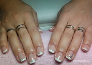 Best Nails - fehér francia kővel